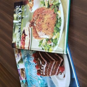 Set of 2 New Taste of Home Coolbooks